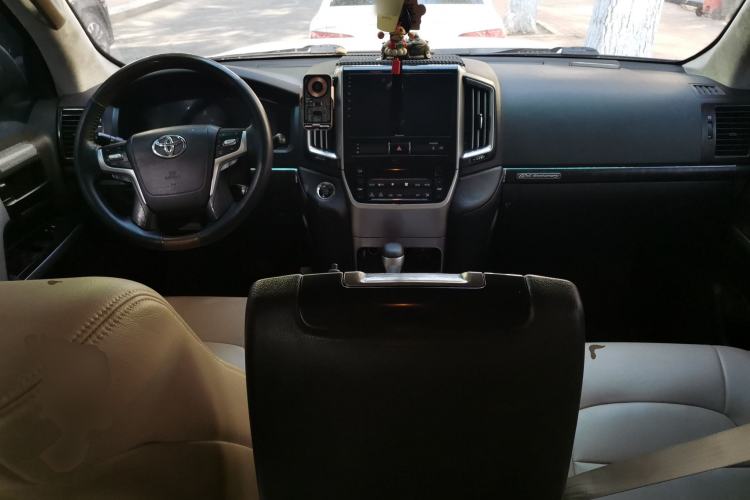 Used Toyota Land Cruiser  Center Console