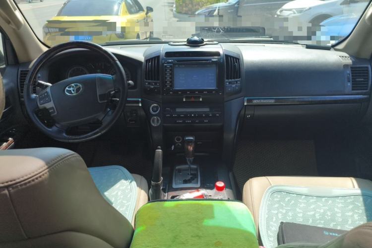 Used Toyota Land Cruiser 2011 4000 60th Anniversary Edition Center Console