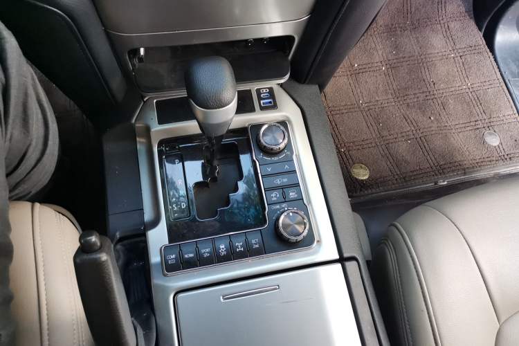 Used Toyota Land Cruiser  Gear Lever