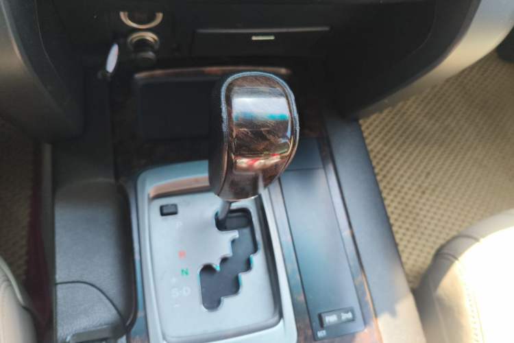 Used Toyota Land Cruiser 2011 4000 60th Anniversary Edition Gear Lever