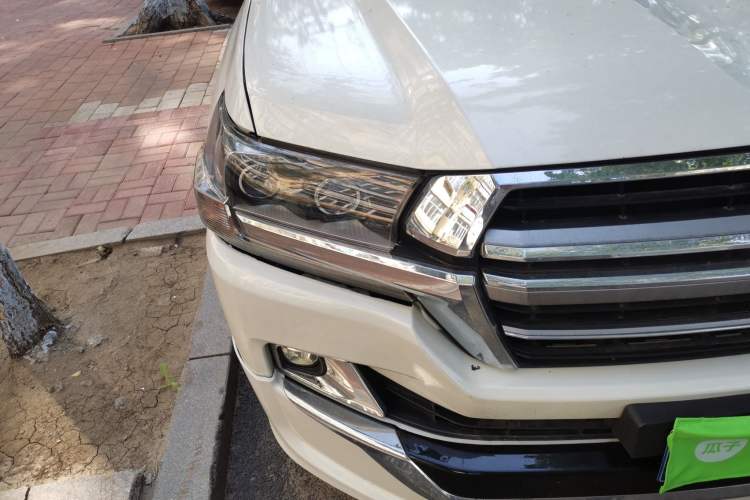 Used Toyota Land Cruiser  Right Front Headlight