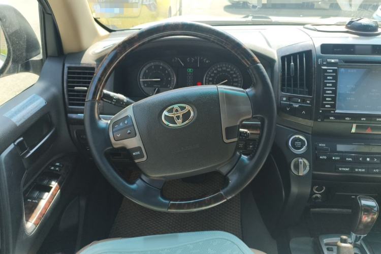Used Toyota Land Cruiser 2011 4000 60th Anniversary Edition Steering Wheel