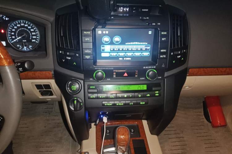 Used Toyota Land Cruiser 2012 4000 Audio And AC Panel