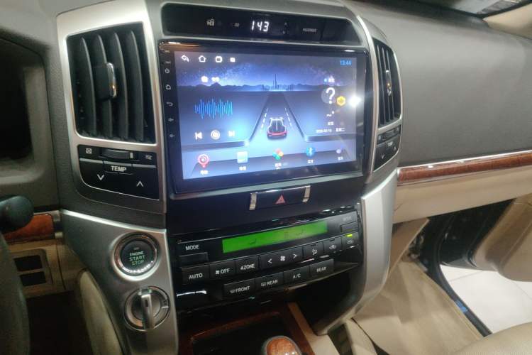 Used Toyota Land Cruiser 2012 4.0L Automatic VX Audio And AC Panel