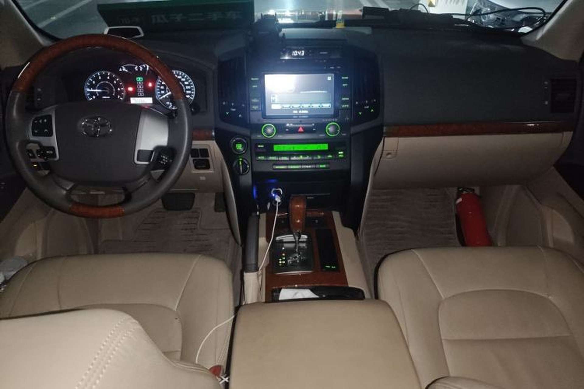 Used Toyota Land Cruiser 2012 4000 Center Console