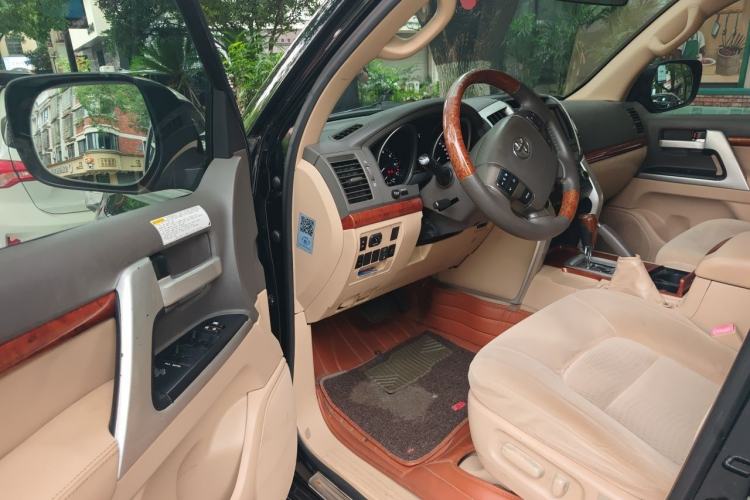 Used Toyota Land Cruiser 2012 4.0L Automatic GX-R Driver Seat