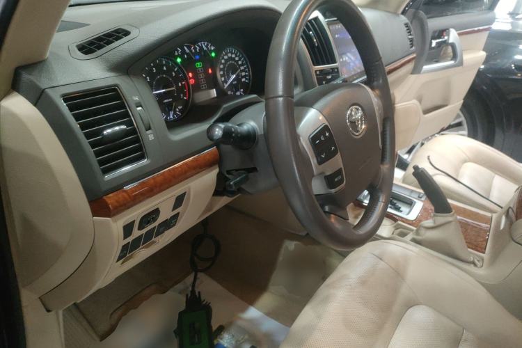 Used Toyota Land Cruiser 2012 4.0L Automatic VX Driver Seat