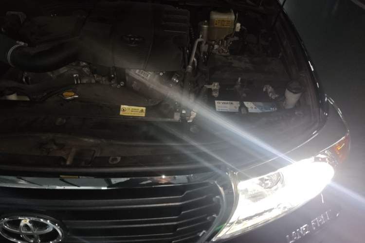 Used Toyota Land Cruiser 2012 4000 Engine Bay Left