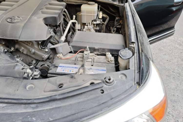 Used Toyota Land Cruiser  Engine Bay Left