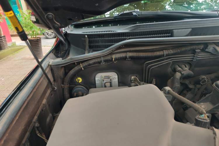 Used Toyota Land Cruiser 2012 4.0L Automatic GX-R Engine Bay Right