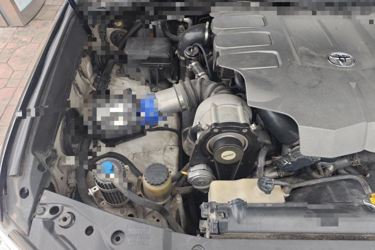 Used Toyota Land Cruiser 2012 4.6L Automatic VX-R Engine Bay Right