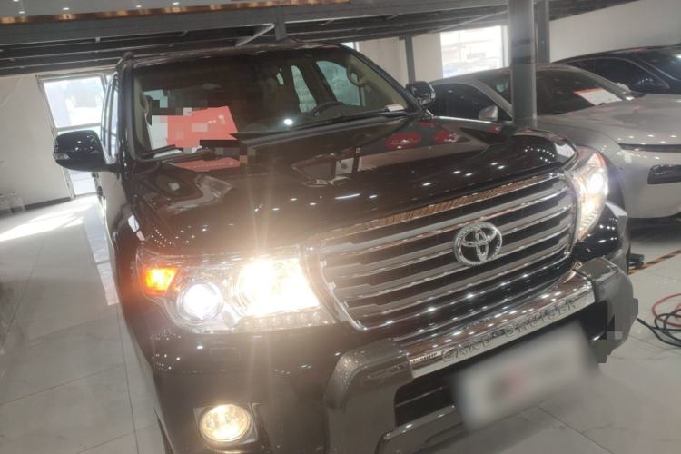 Used Toyota Land Cruiser 2012 4.0L Automatic VX Front Right 45 Deg