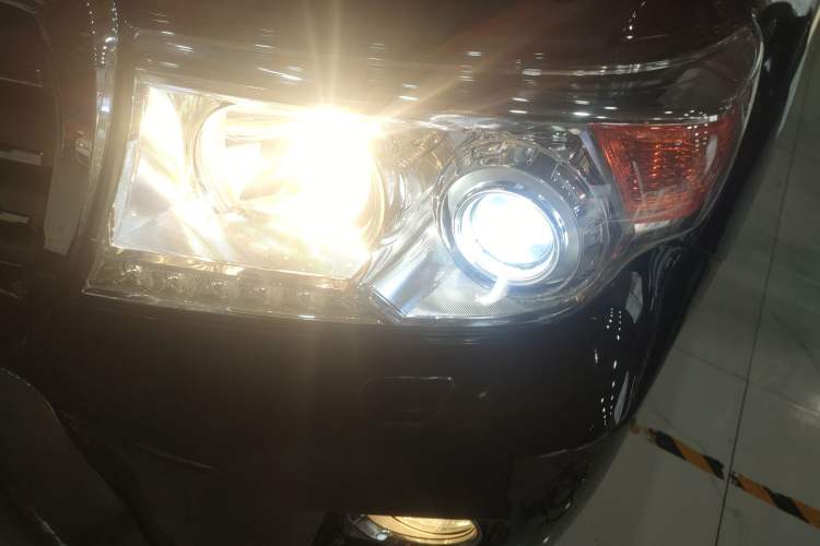 Used Toyota Land Cruiser 2012 4.0L Automatic VX Left Front Headlight