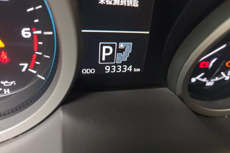 Used Toyota Land Cruiser 2012 4.0L Automatic GX-R Odometer Close Up