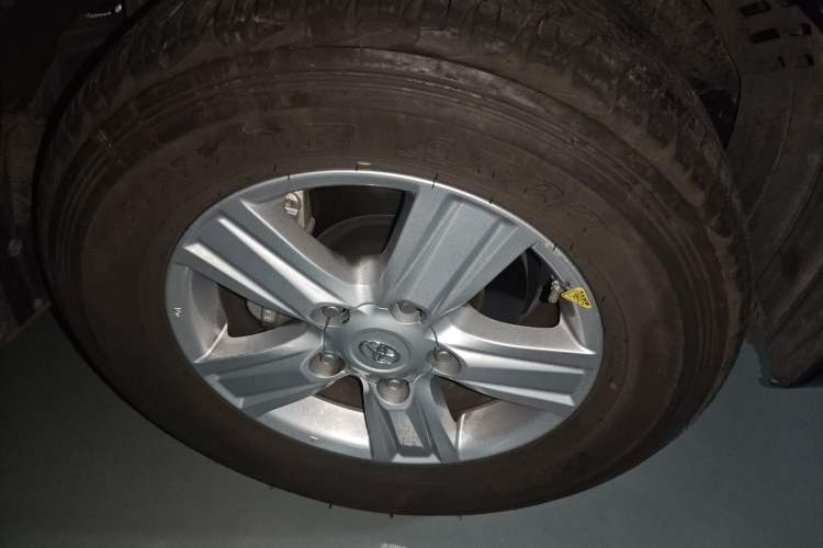 Used Toyota Land Cruiser 2012 4000 Right Front Wheel Hub