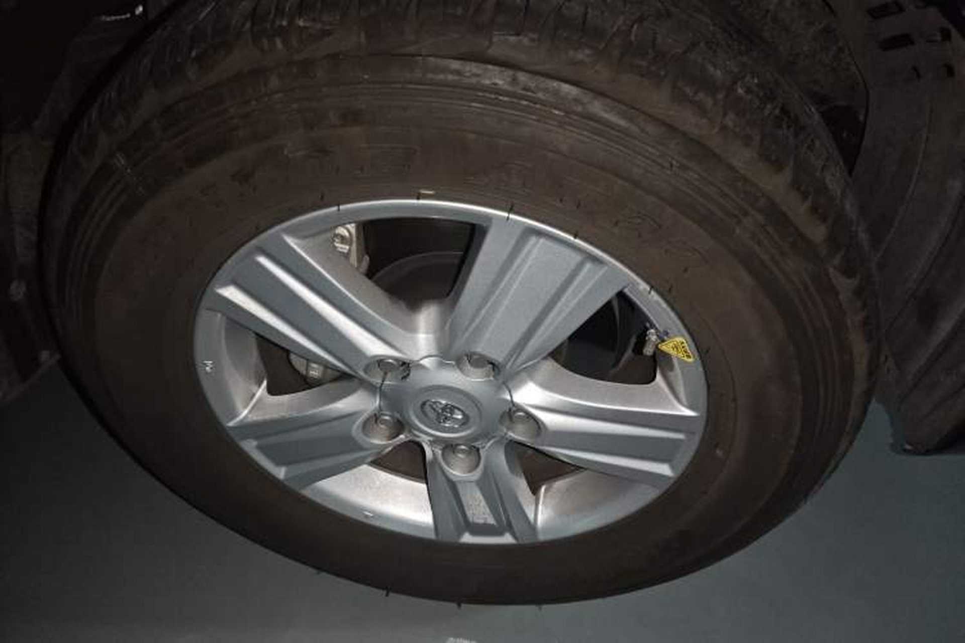 Used Toyota Land Cruiser 2012 4000 Right Front Wheel Hub