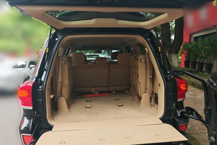 Used Toyota Land Cruiser 2012 4.0L Automatic GX-R Trunk