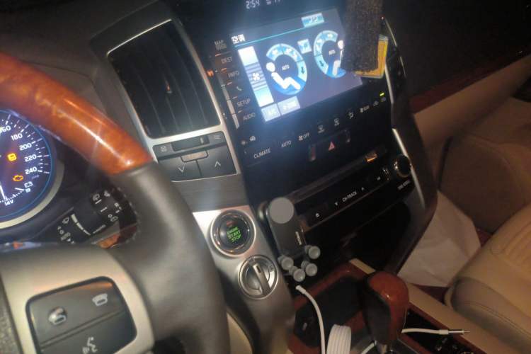 Used Toyota Land Cruiser 2012 4.6L Automatic VX-R Audio And AC Panel