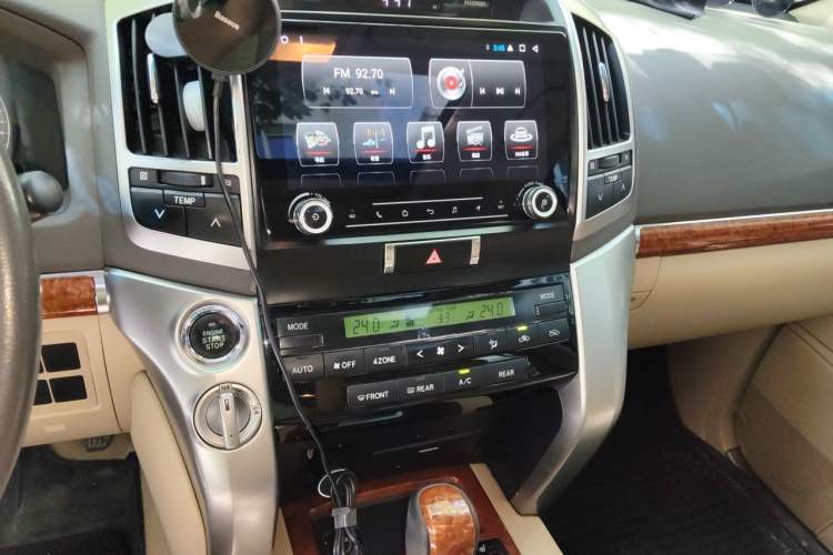 Used Toyota Land Cruiser 2012 4.0L Automatic VX Audio And AC Panel