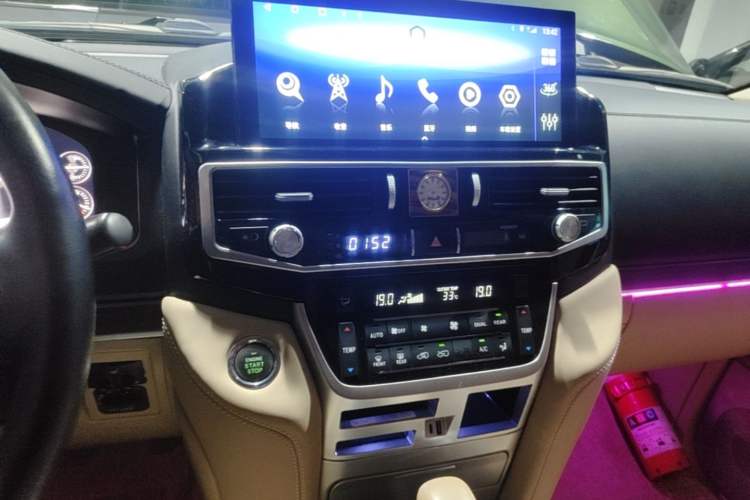 Used Toyota Land Cruiser 2012 4000 Audio And AC Panel