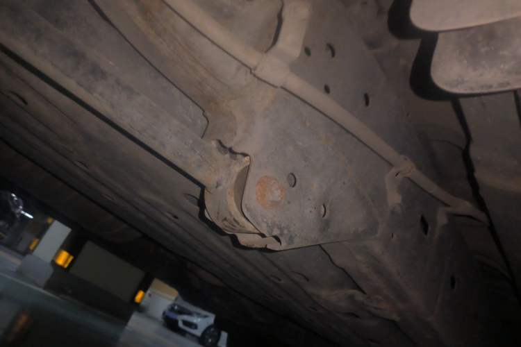 Used Toyota Land Cruiser 2012 4.6L Automatic VX-R Chassis Rear Right