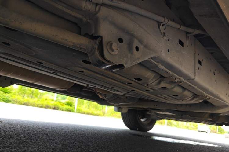 Used Toyota Land Cruiser 2012 4.6L Automatic VX-R Chassis Rear Right