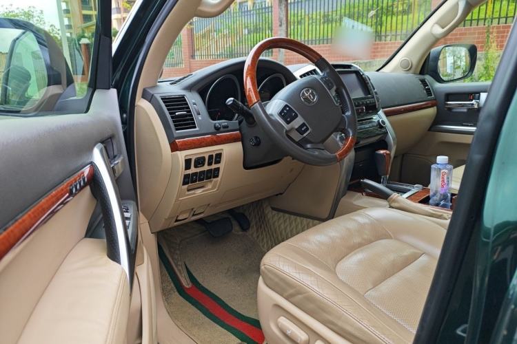Used Toyota Land Cruiser 2012 4.6L Automatic VX-R Driver Seat