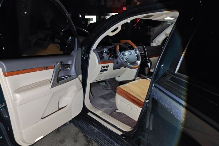 Used Toyota Land Cruiser 2012 4.6L Automatic VX-R Driver Seat
