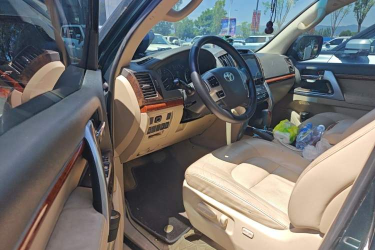 Used Toyota Land Cruiser 2012 4.0L Automatic VX Driver Seat