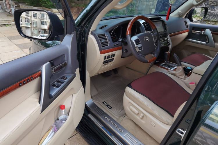 Used Toyota Land Cruiser 2012 4.6L Automatic VX-R Driver Seat
