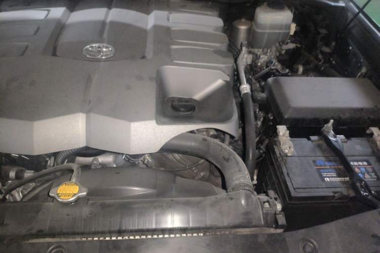 Used Toyota Land Cruiser 2012 4.6L Automatic VX-R Engine Bay Left