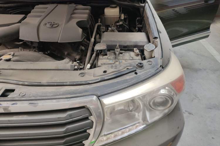Used Toyota Land Cruiser  Engine Bay Left