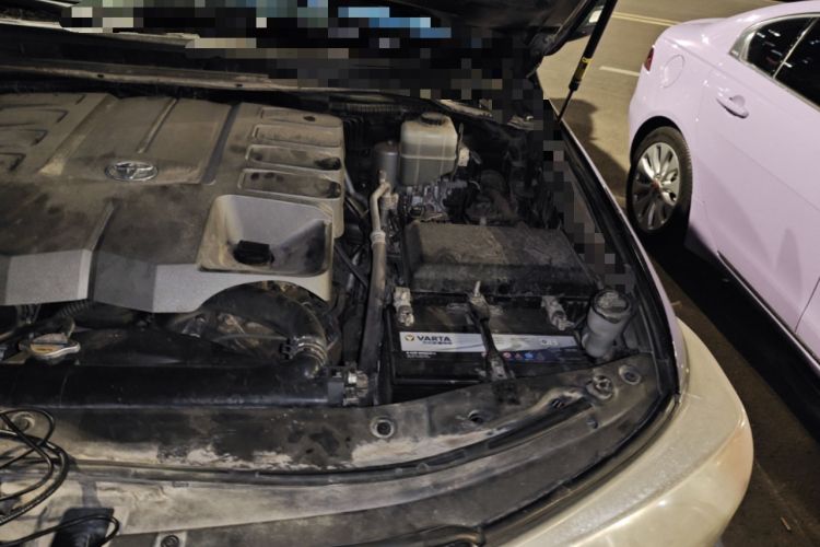 Used Toyota Land Cruiser 2012 4.6L Automatic VX-R Engine Bay Left