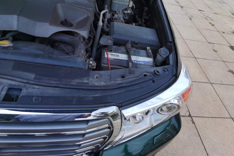 Used Toyota Land Cruiser 2012 4.6L Automatic VX-R Engine Bay Left