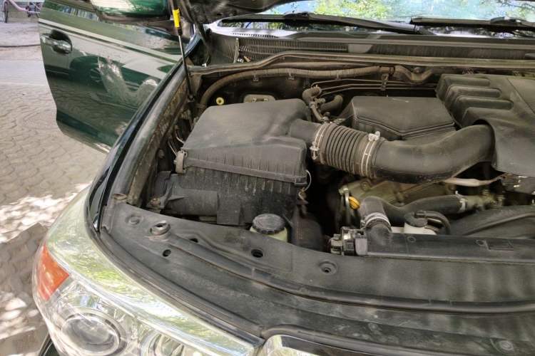Used Toyota Land Cruiser 2012 4.0L Automatic VX Engine Bay Right
