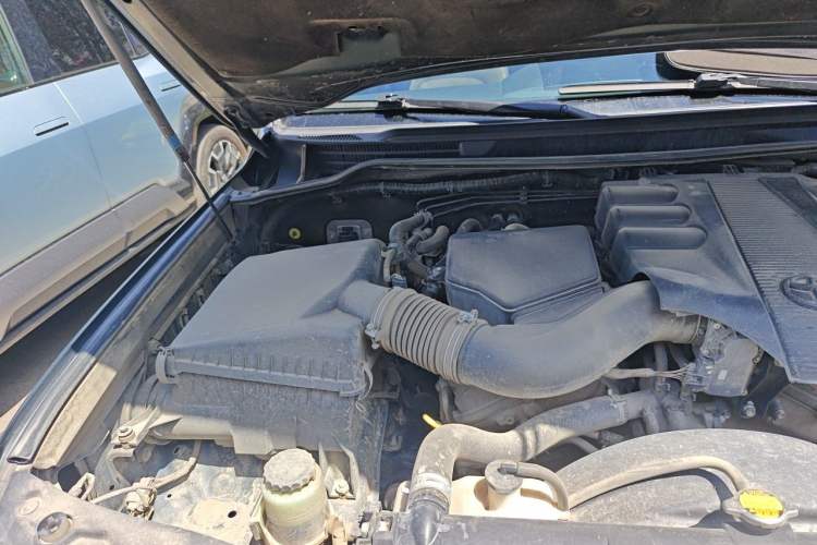 Used Toyota Land Cruiser 2012 4.0L Automatic VX Engine Bay Right