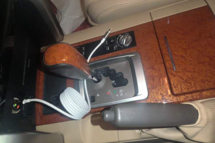 Used Toyota Land Cruiser 2012 4.6L Automatic VX-R Gear Lever