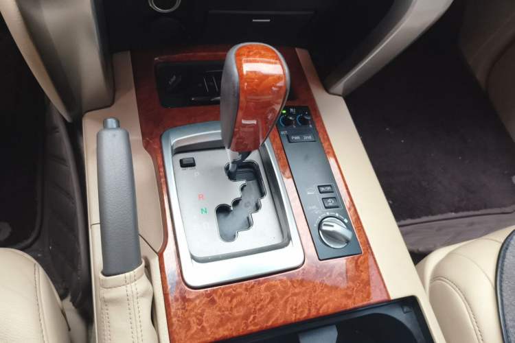 Used Toyota Land Cruiser 2012 4.6L Automatic VX-R Gear Lever