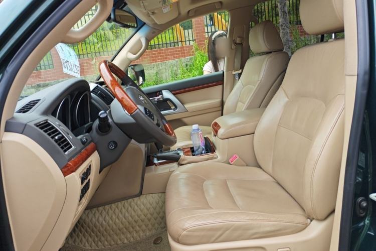 Used Toyota Land Cruiser 2012 4.6L Automatic VX-R Left Front Seat