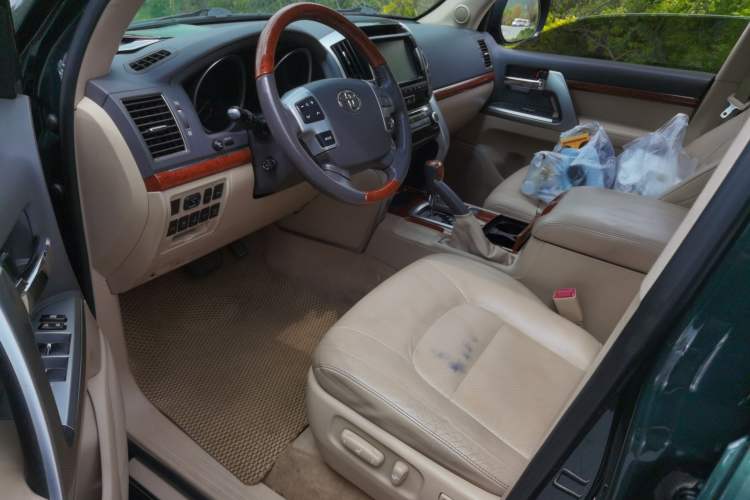 Used Toyota Land Cruiser 2012 4.6L Automatic VX-R Left Front Seat