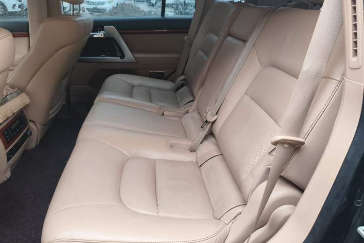 Used Toyota Land Cruiser 2012 4.6L Automatic VX-R Left Rear Seat