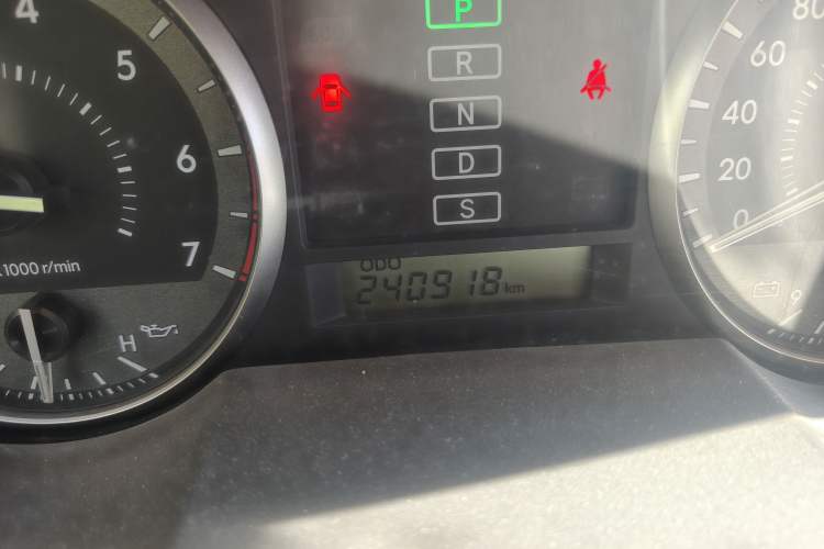 Used Toyota Land Cruiser 2012 4.0L Automatic VX Odometer Close Up