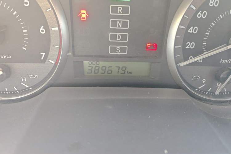 Used Toyota Land Cruiser 2012 4.0L Automatic VX Odometer Close Up