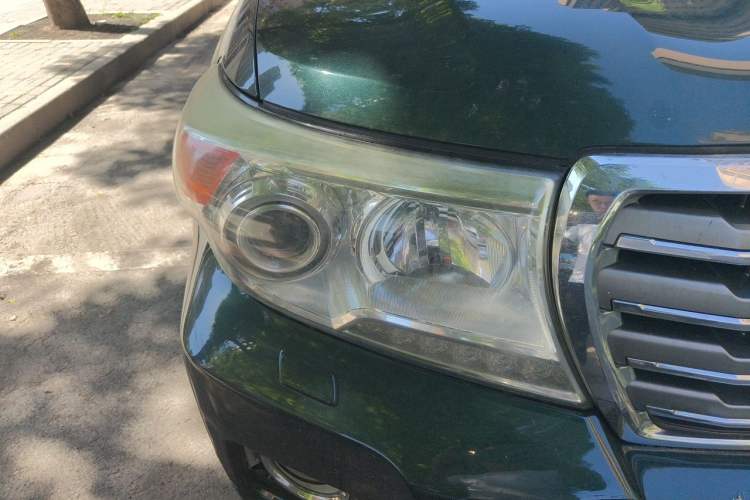 Used Toyota Land Cruiser 2012 4.0L Automatic VX Right Front Headlight