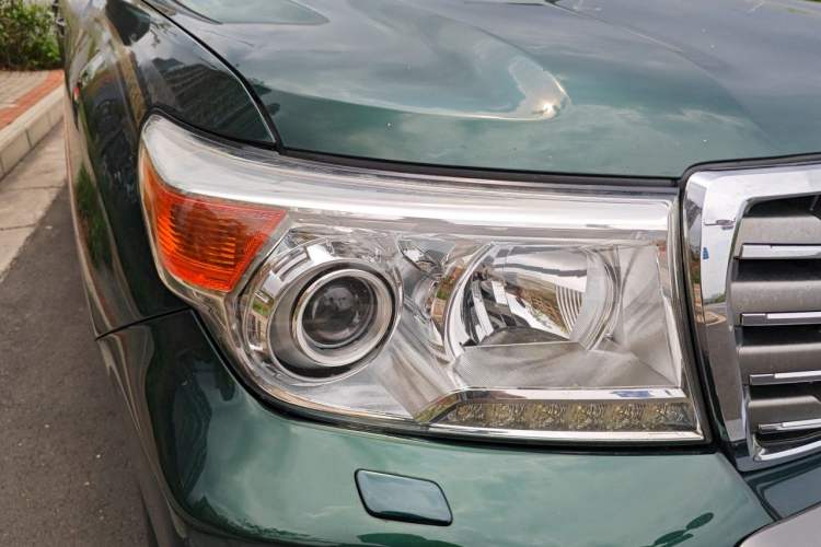 Used Toyota Land Cruiser 2012 4.6L Automatic VX-R Right Front Headlight