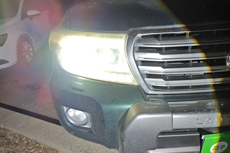 Used Toyota Land Cruiser 2012 4.6L Automatic VX-R Right Front Headlight