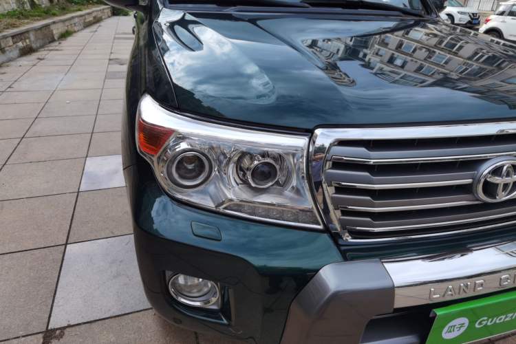 Used Toyota Land Cruiser 2012 4.6L Automatic VX-R Right Front Headlight