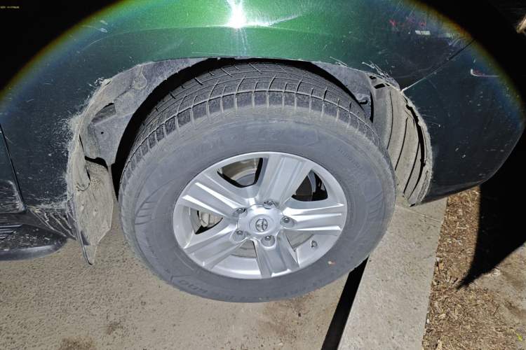 Used Toyota Land Cruiser 2012 4.6L Automatic VX-R Right Front Wheel Hub