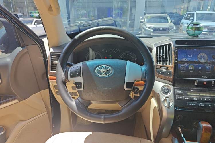 Used Toyota Land Cruiser 2012 4.0L Automatic VX Steering Wheel