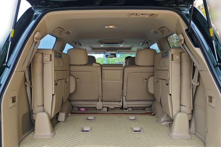 Used Toyota Land Cruiser 2012 4.6L Automatic VX-R Trunk